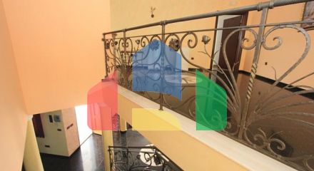 Светлая вилла с бассейном в Петроваце