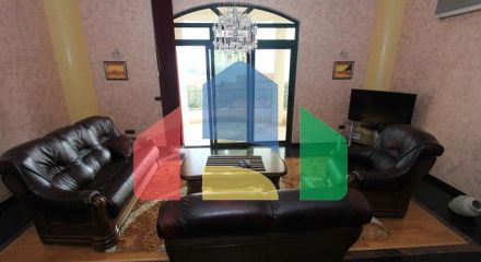 Светлая вилла с бассейном в Петроваце