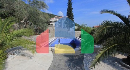 Villa with pool in Petrovac