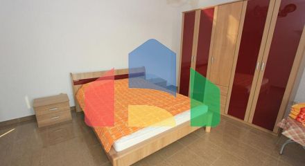 Светлая вилла с бассейном в Петроваце