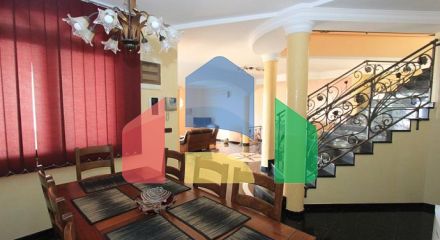 Светлая вилла с бассейном в Петроваце