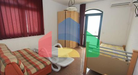 Светлая вилла с бассейном в Петроваце