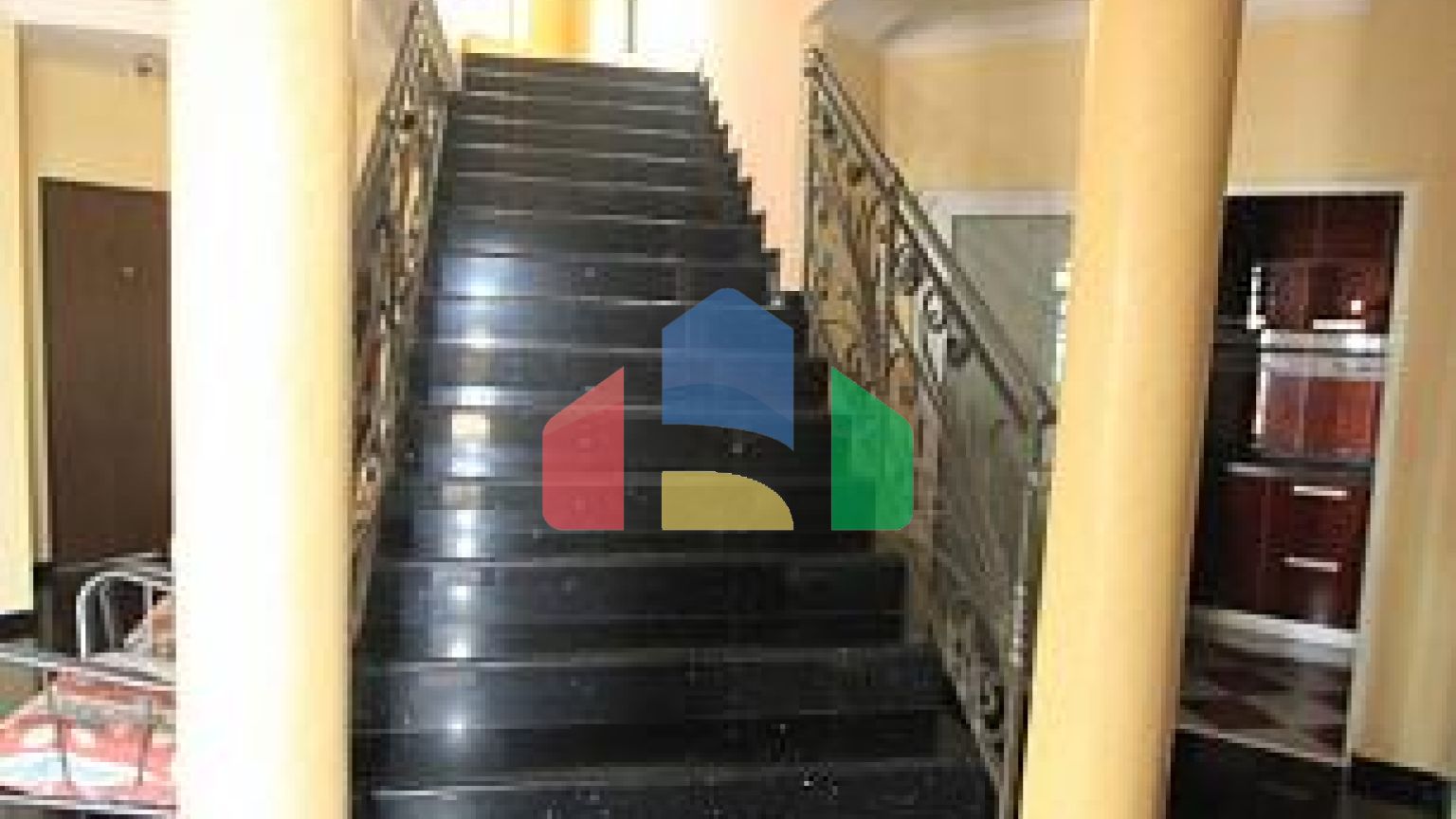 Светлая вилла с бассейном в Петроваце