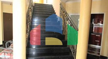 Светлая вилла с бассейном в Петроваце