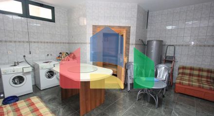 Светлая вилла с бассейном в Петроваце