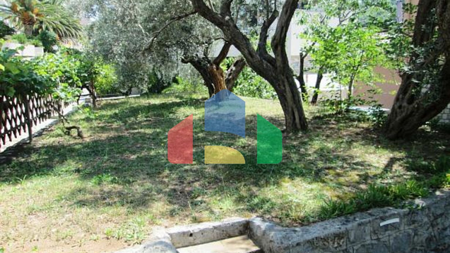 Дом в Петровац