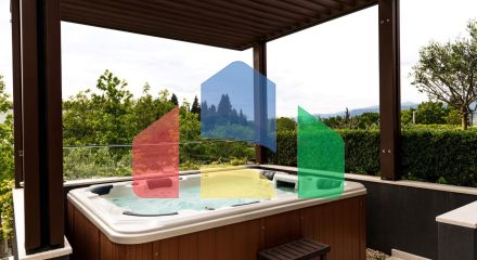 Современная вилла с бассейном и двором в Подгорице