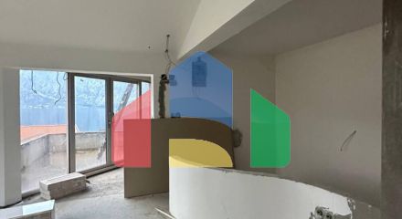 Недостроенный дом  на два таунхауса в Прчань  с  проектом.