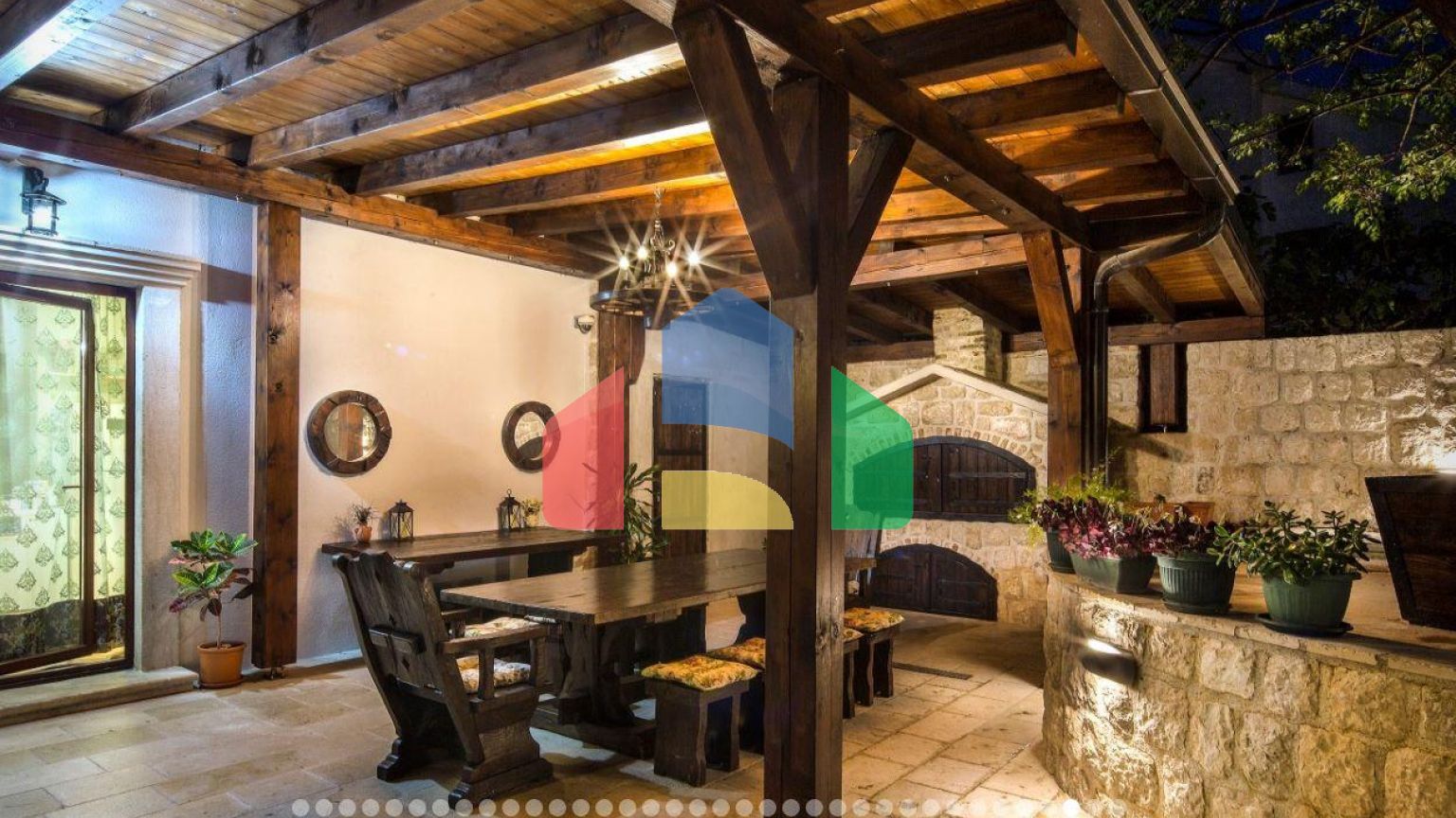 Котор, Прчань —  вилла с участком, на первой линии от моря