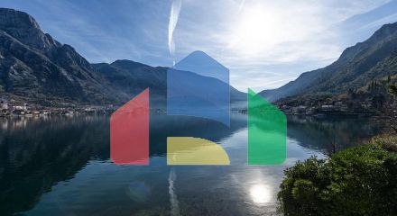 Роскошная трёхэтажная вилла на первой линии моря  в Которе