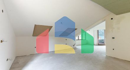 Трехэтажный дом с видом на Боко Которский залив