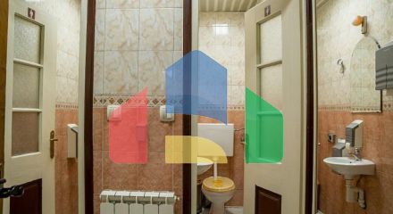 Два дома с рестораном на первой линии