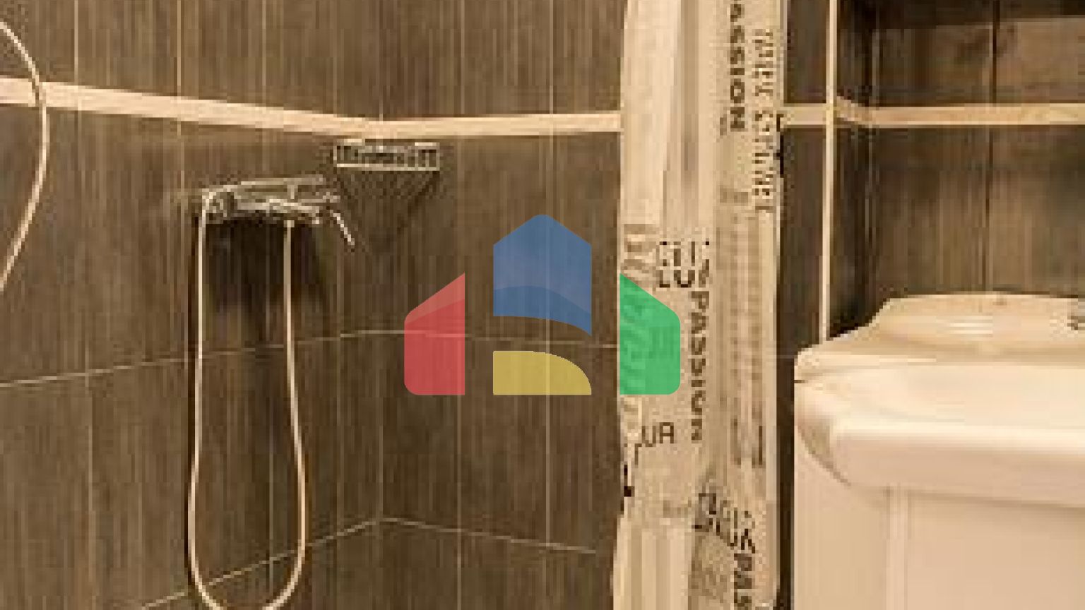 Два дома с рестораном на первой линии