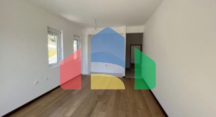 Квартира с одной спальней в новом комплексе в Пржно, Будванская ривьера.