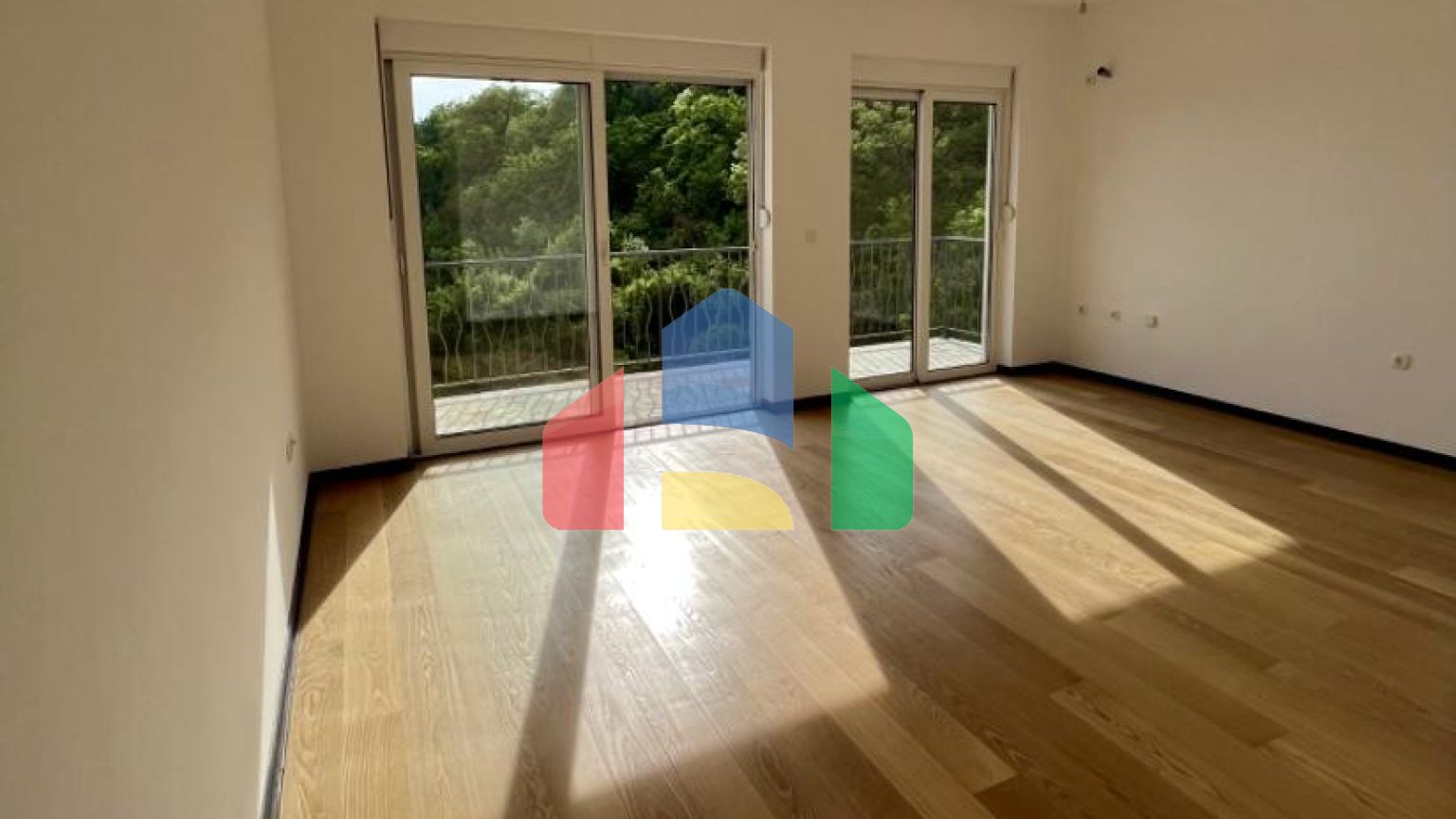 Новая квартира в Пржно с 2 спальнями и видом на море.