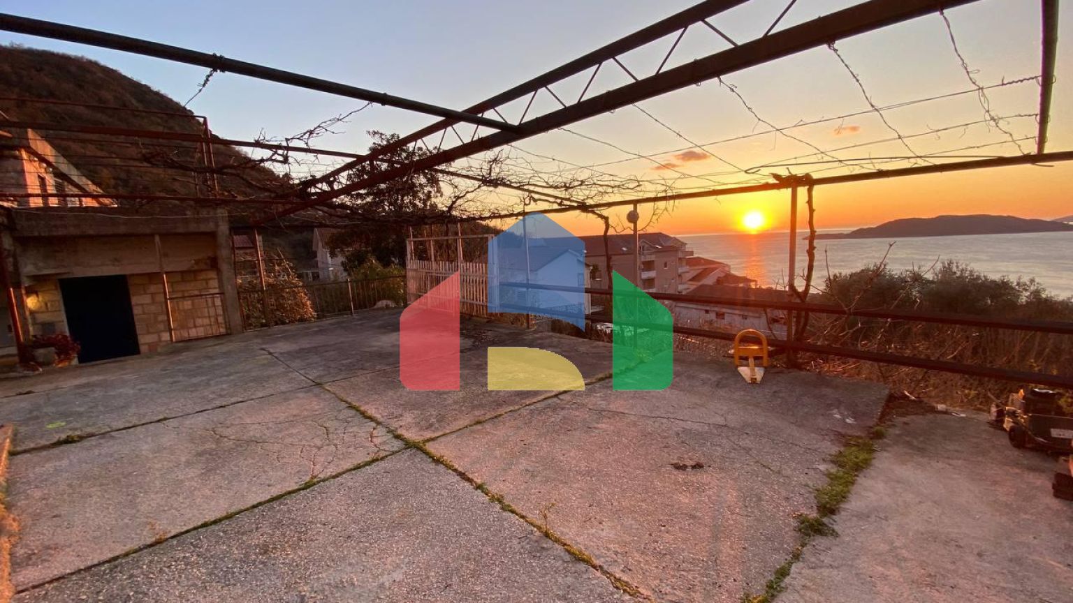 Таунхаус в Подличак/Пржно с видом на море