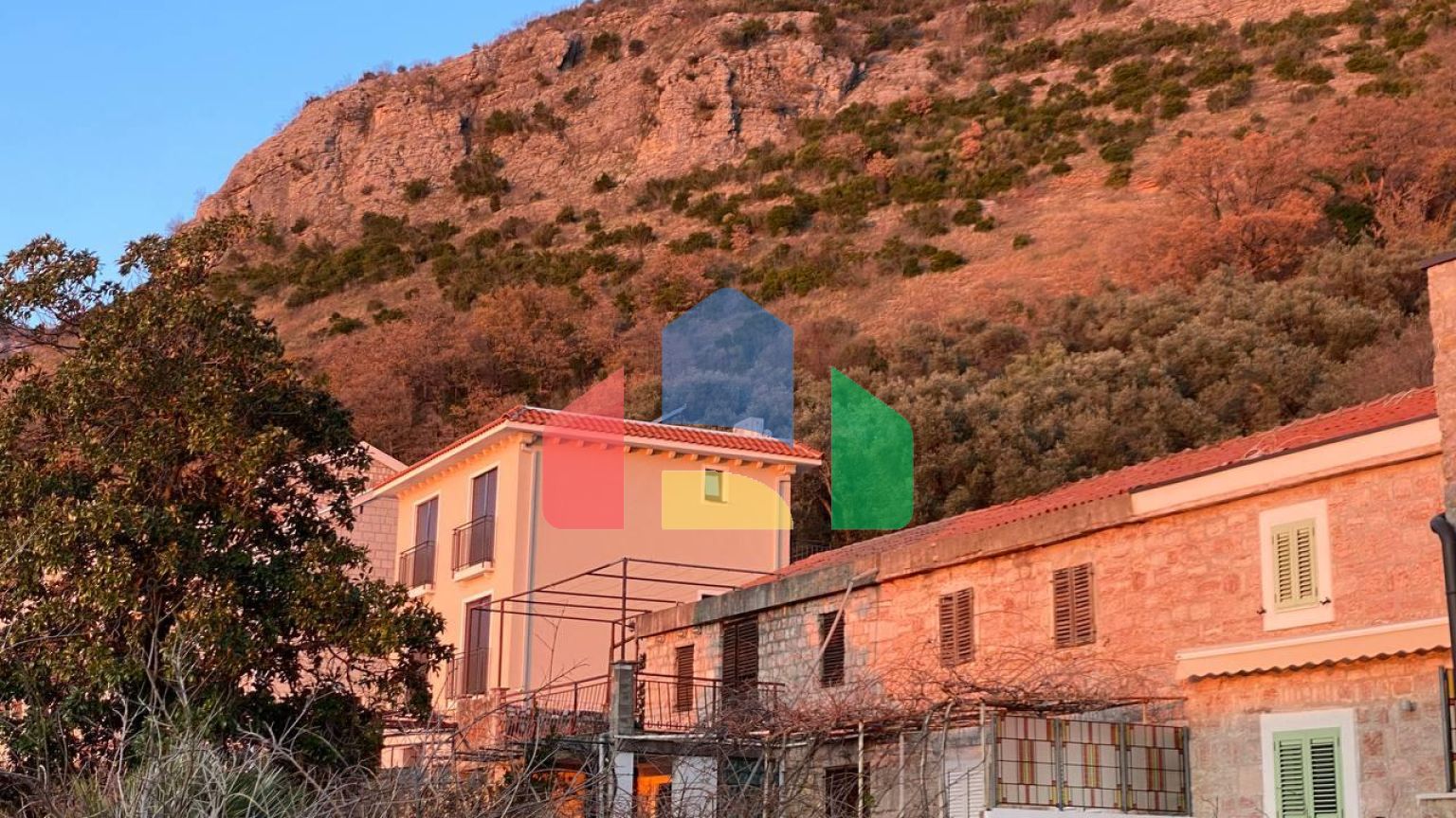 Таунхаус в Подличак/Пржно с видом на море