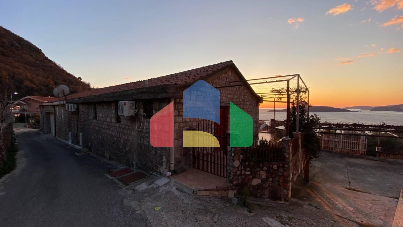 Таунхаус в Подличак/Пржно с видом на море