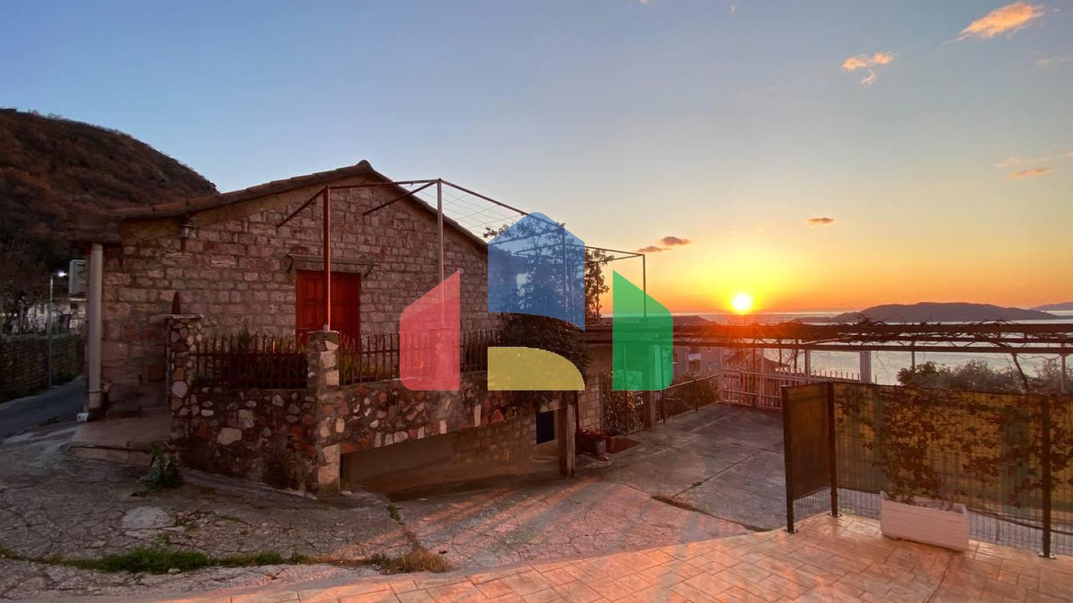 Таунхаус в Подличак/Пржно с видом на море