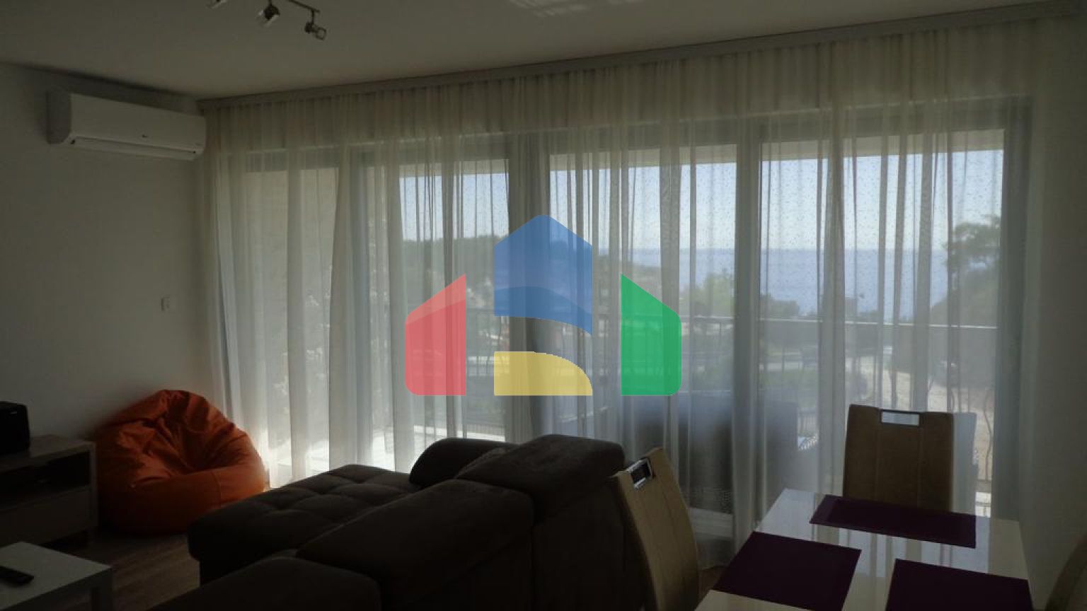 Квартира с 1 спальней  и гаражом в Пржно с видом на море