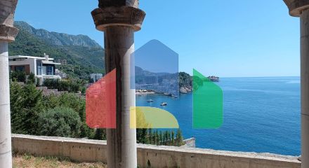 Вилла в уникальном месте на 1 береговой линии в Пржно (Милочер)