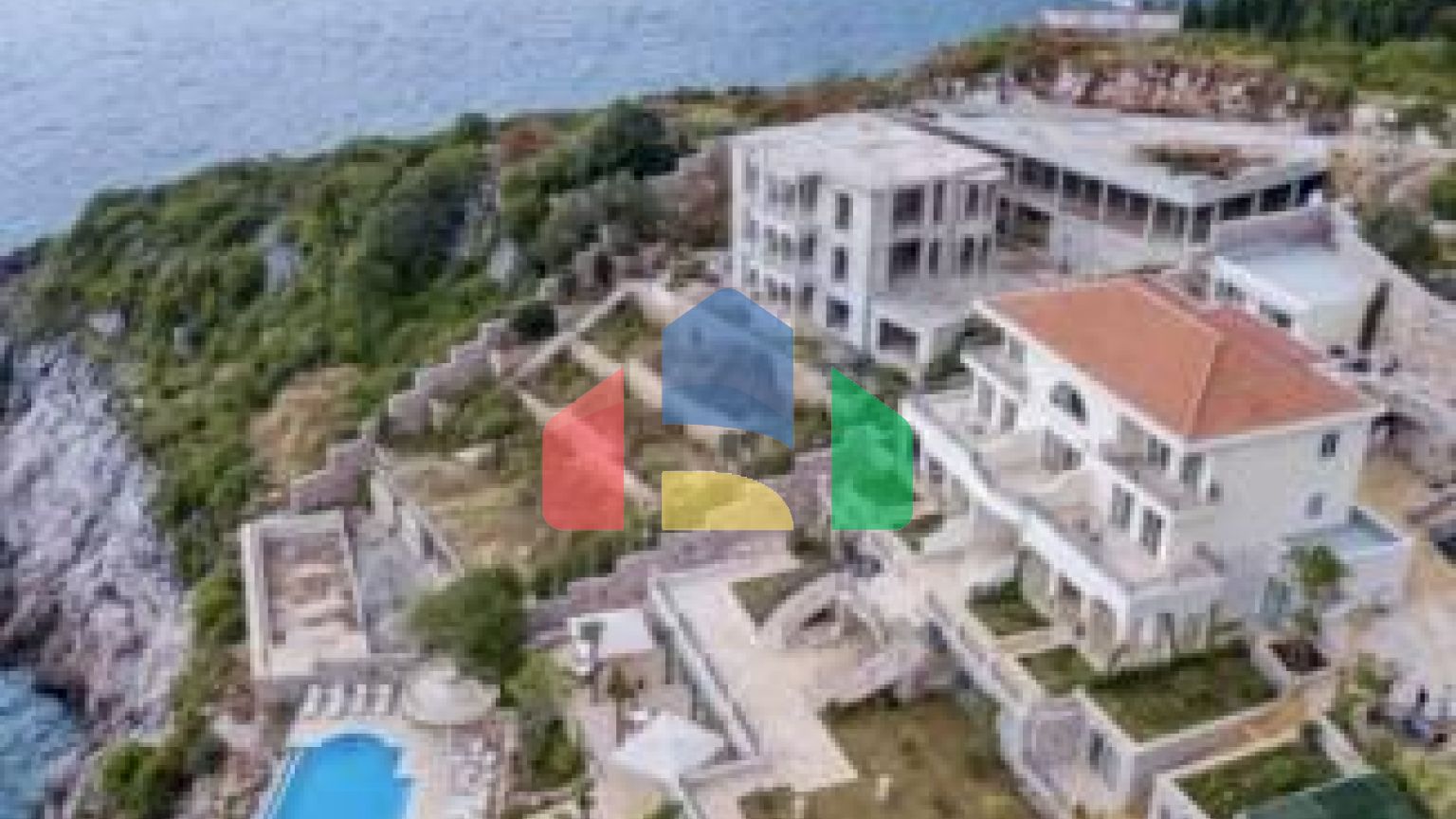 Вилла в уникальном месте на 1 береговой линии в Пржно (Милочер)