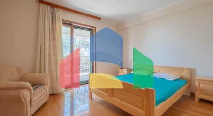 Просторная вилла с видом на море и оливковым садом в Пржно