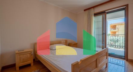 Просторная вилла с видом на море и оливковым садом в Пржно