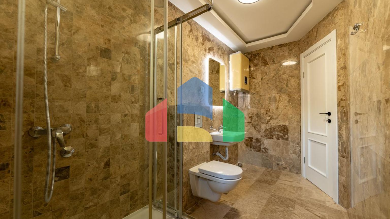 Пентхаус с 3 спальнями и панорамным видом на море