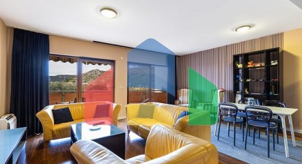 Two-Bedroom Apartment 84 m² in Pržno