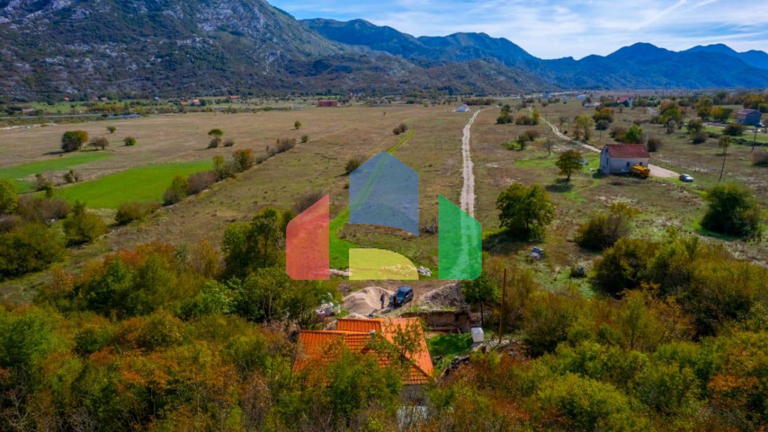 Предлагается на срочную продажу   новый дом в общине Котор, местечко Драгаль.