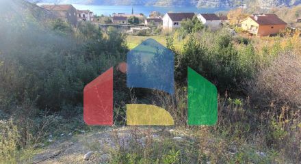 Участок в Рисане