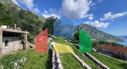 Участок с видом на море и природным водопадом недалеко от Котора Участок с видом на море и природным водопадом недалеко от Котора