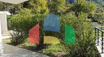 Трехэтажный дом в Рисане Трехэтажный дом в Рисане