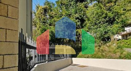 Трехэтажный дом в Рисане Трехэтажный дом в Рисане