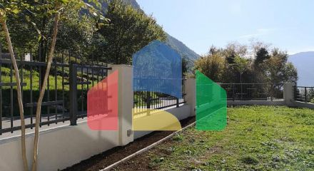 Трехэтажный дом в Рисане Трехэтажный дом в Рисане