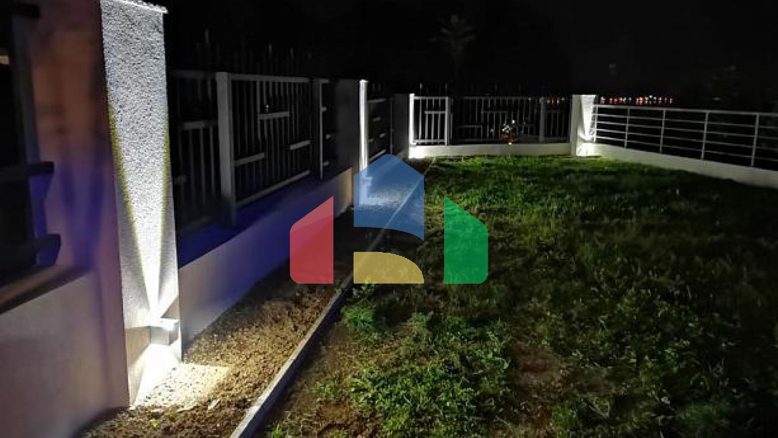 Трехэтажный дом в Рисане