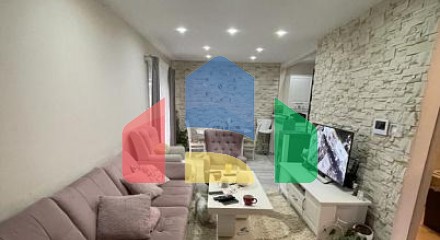 Просторный двухэтажный дом с красивым двором