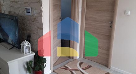Просторный двухэтажный дом с красивым двором
