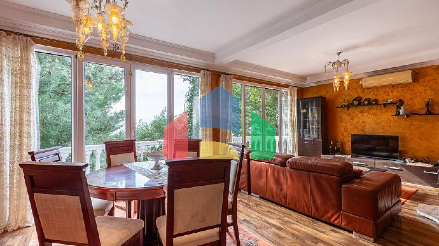 Трёхэтажный семейный дом в Шушань