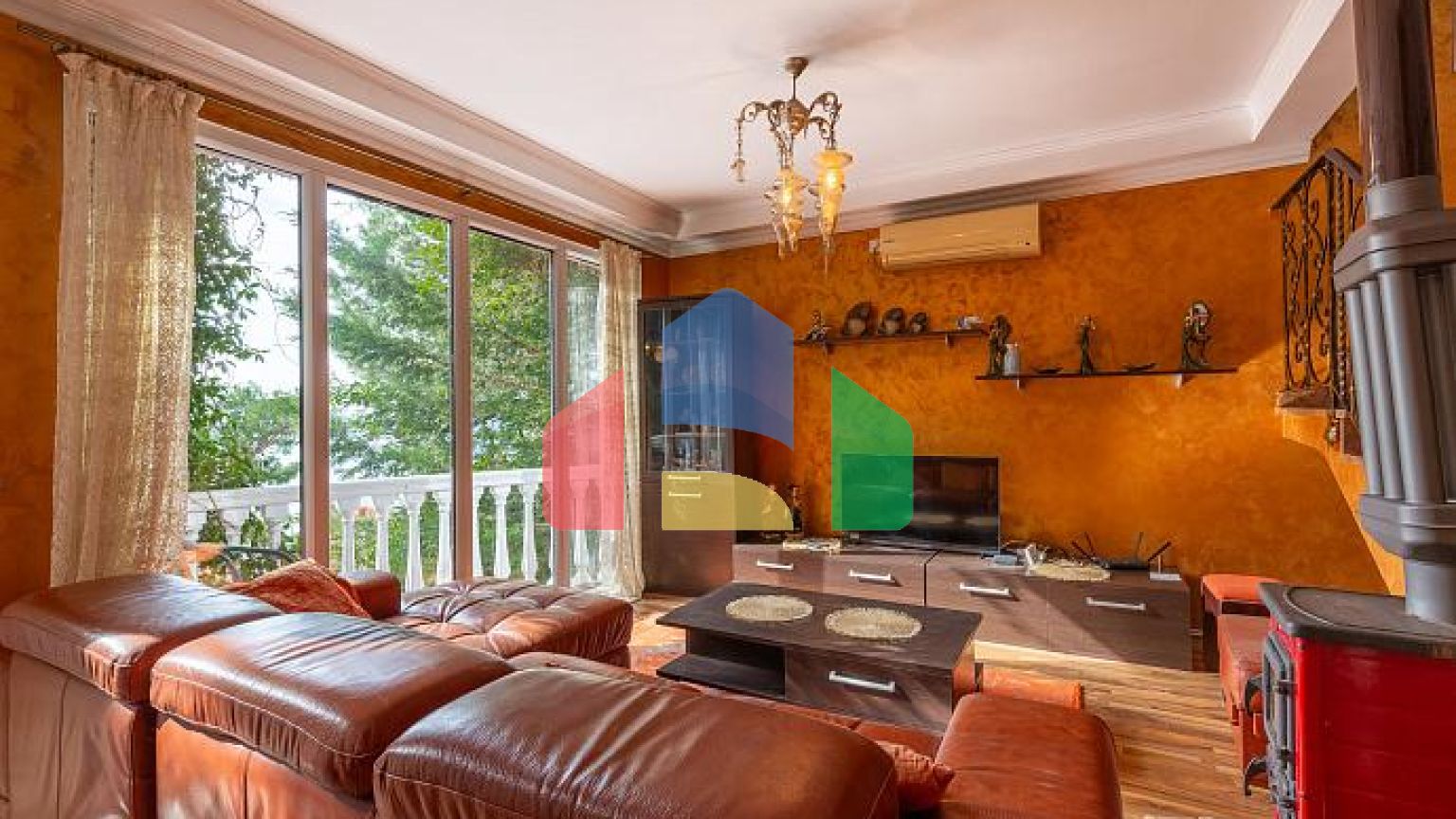 Трёхэтажный семейный дом в Шушань