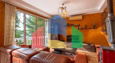 Трёхэтажный семейный дом в Шушань