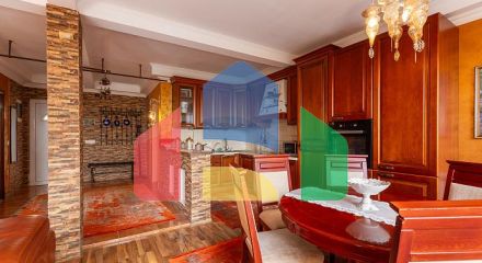 Трёхэтажный семейный дом в Шушань