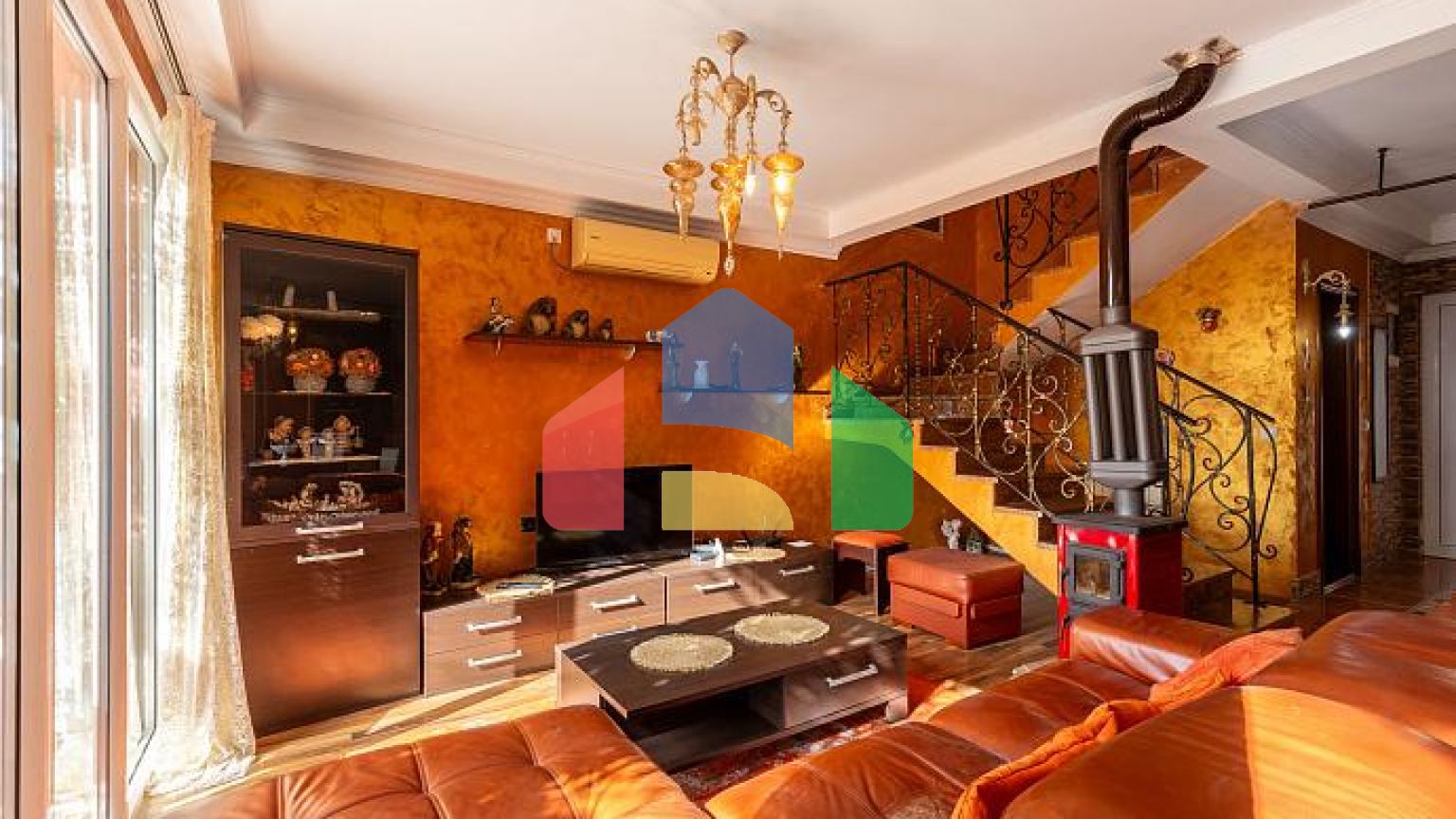 Трёхэтажный семейный дом в Шушань