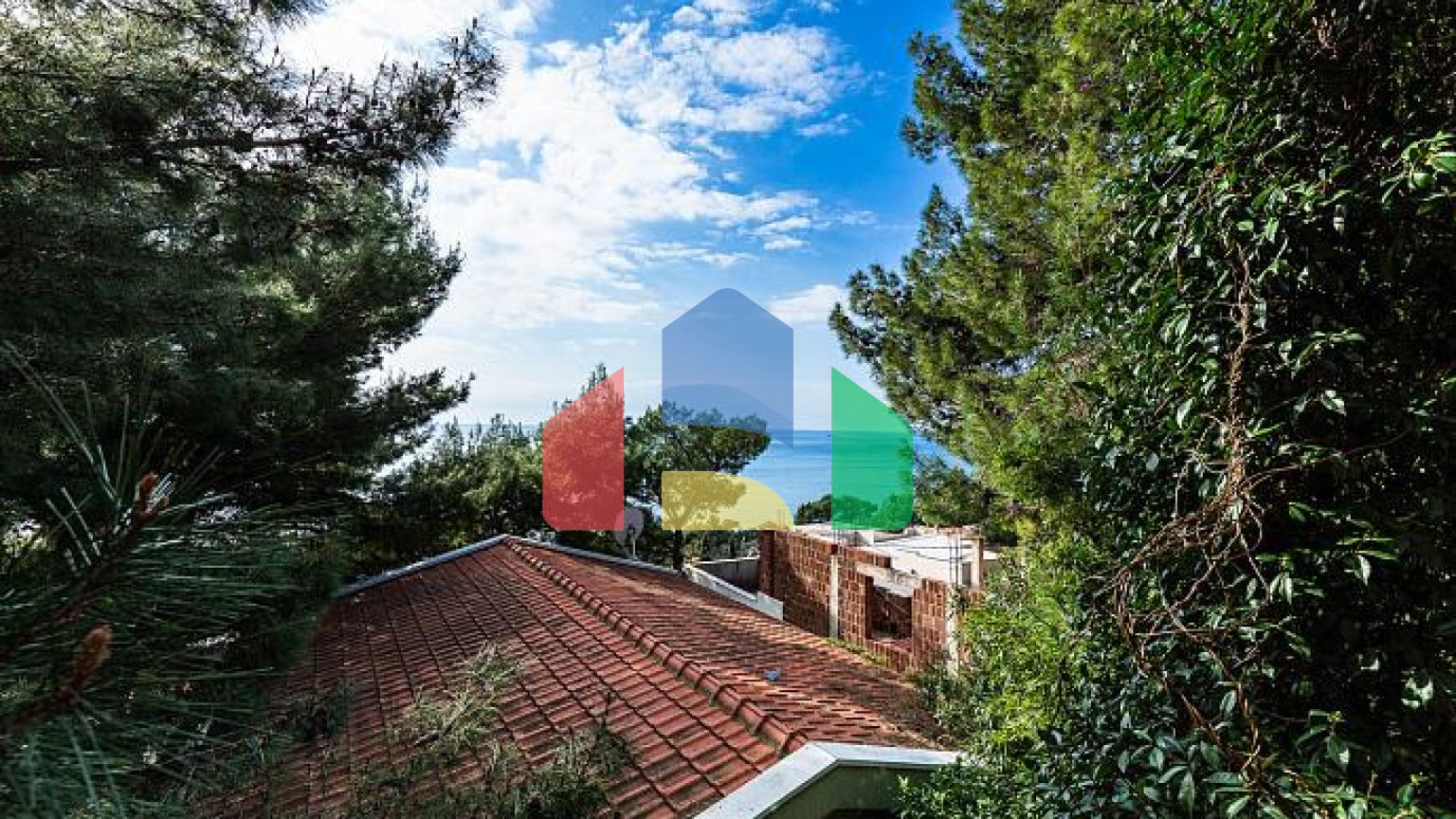 Трёхэтажный семейный дом в Шушань