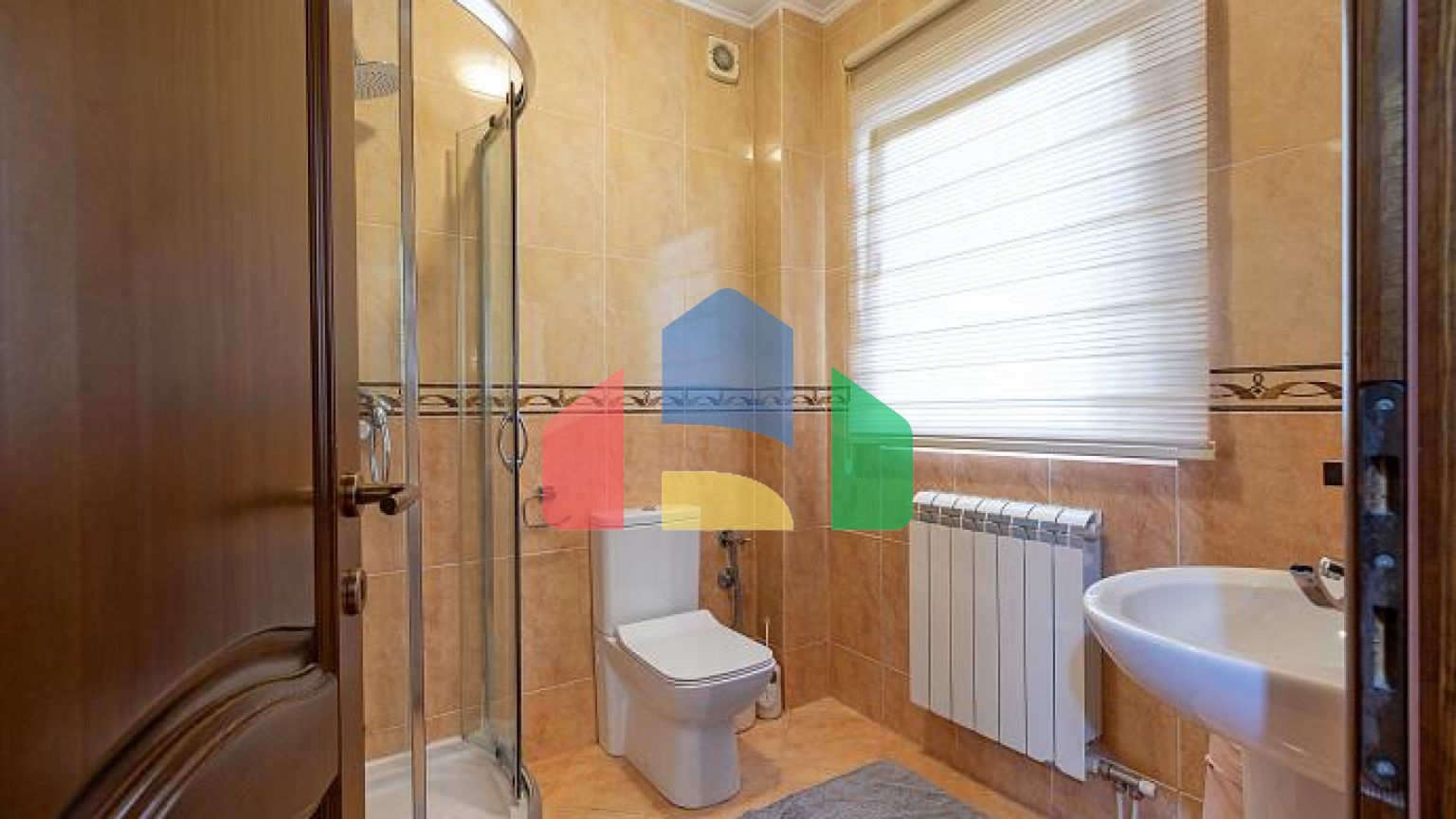 Трёхэтажный семейный дом в Шушань