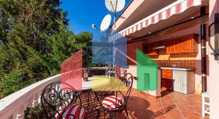 Трёхэтажный семейный дом в Шушань