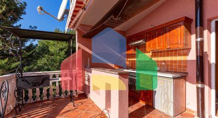 Трёхэтажный семейный дом в Шушань