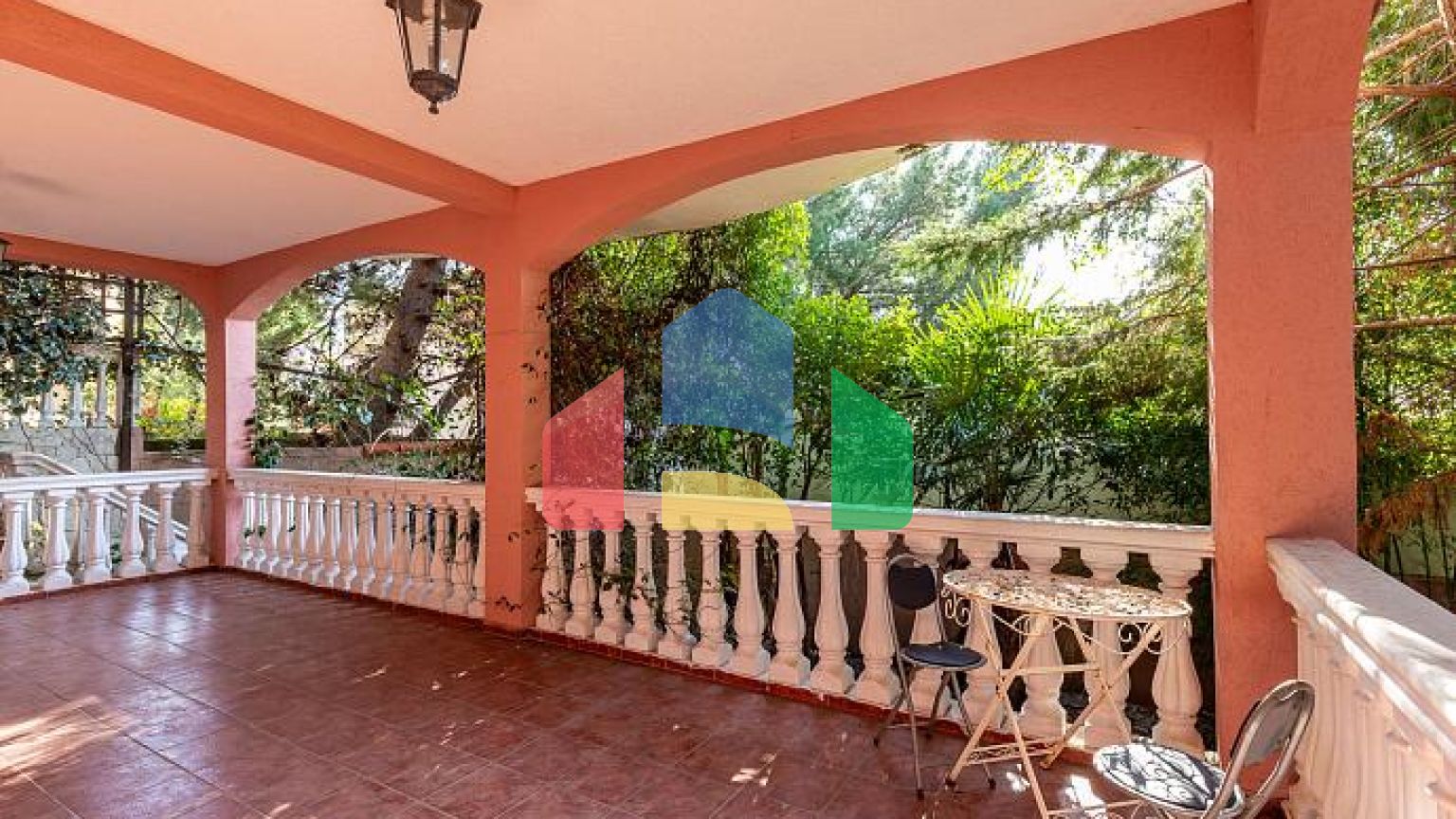 Трёхэтажный семейный дом в Шушань