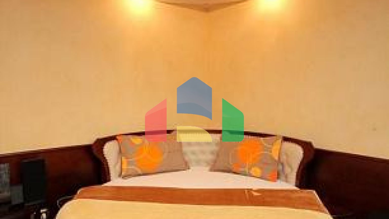 Меблированный дом на продажу в Сусне, Бар